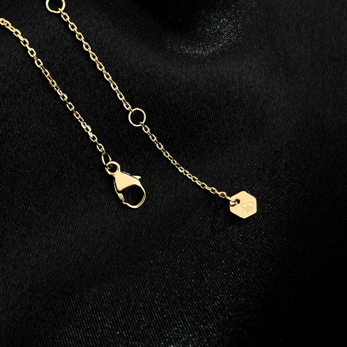 DIANA BEE MINI NECKLACE