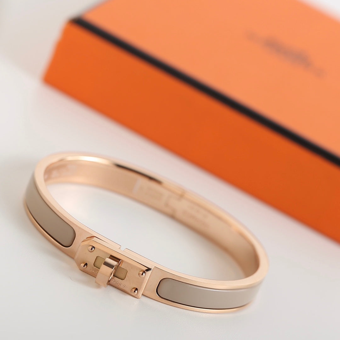 DIANA HM KELLY GREY BRACELET