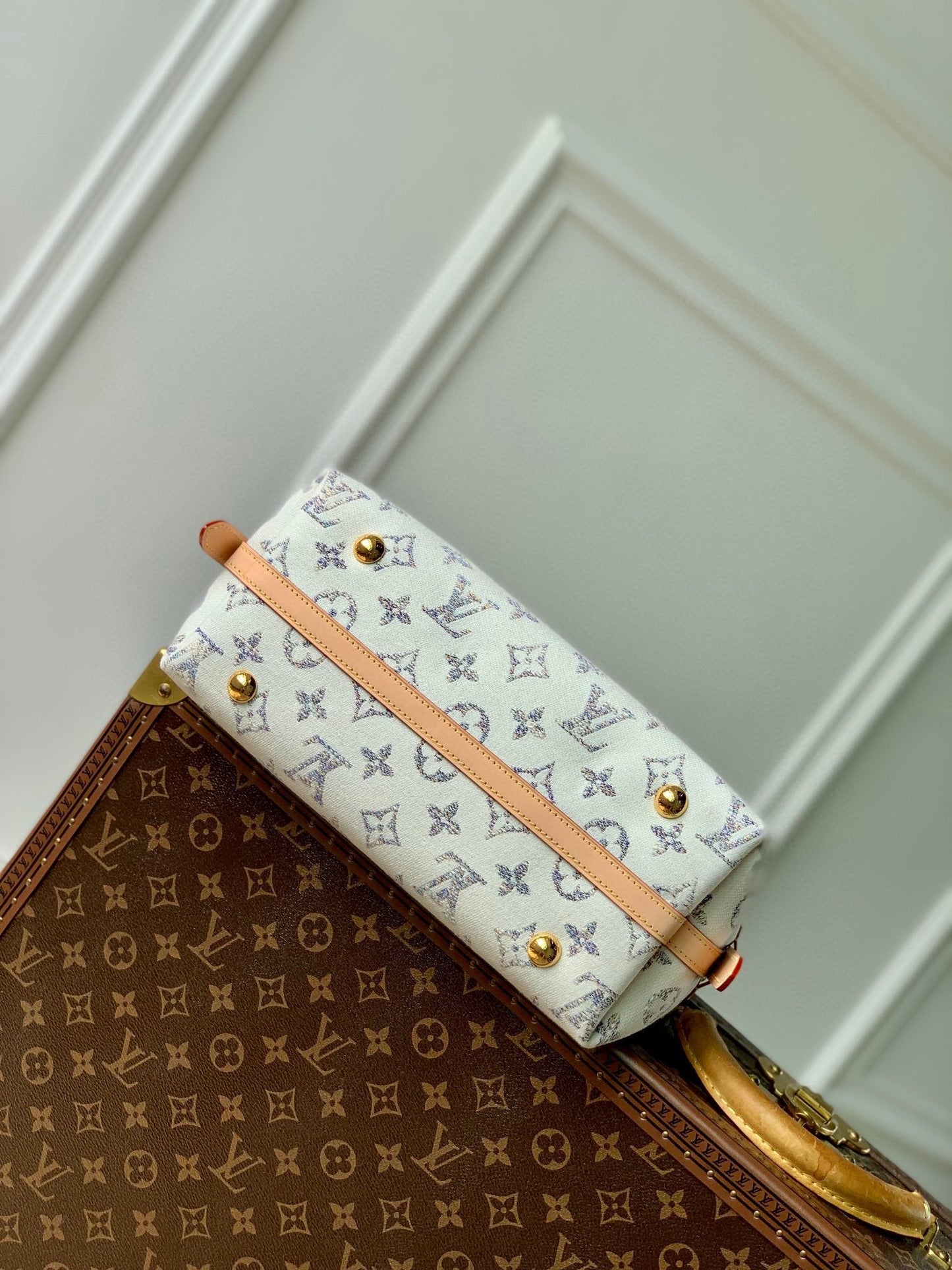 Lv CarryAll 29 Beige Leather White Monogram jacquard fabric
