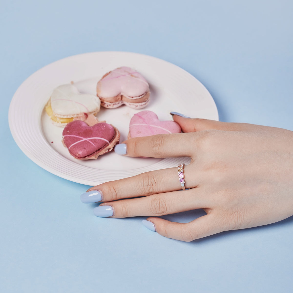 [HOT]Delicate Vibrant Emerald Cut Daily Ring