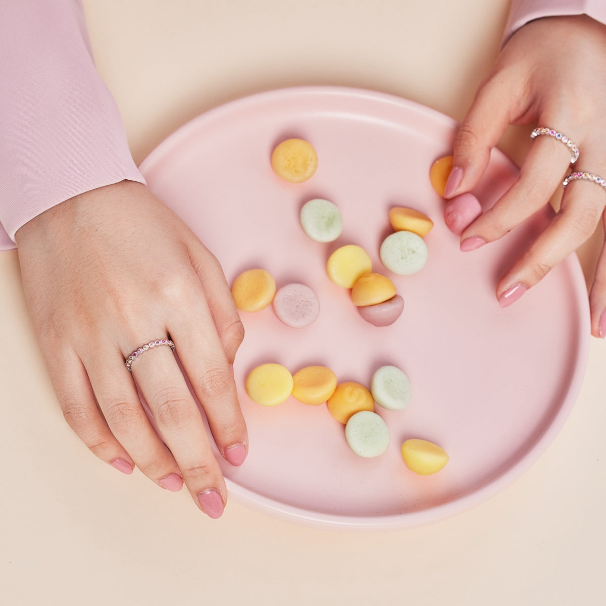 [HOT]Unique Scintillating Round Cut Daily Ring