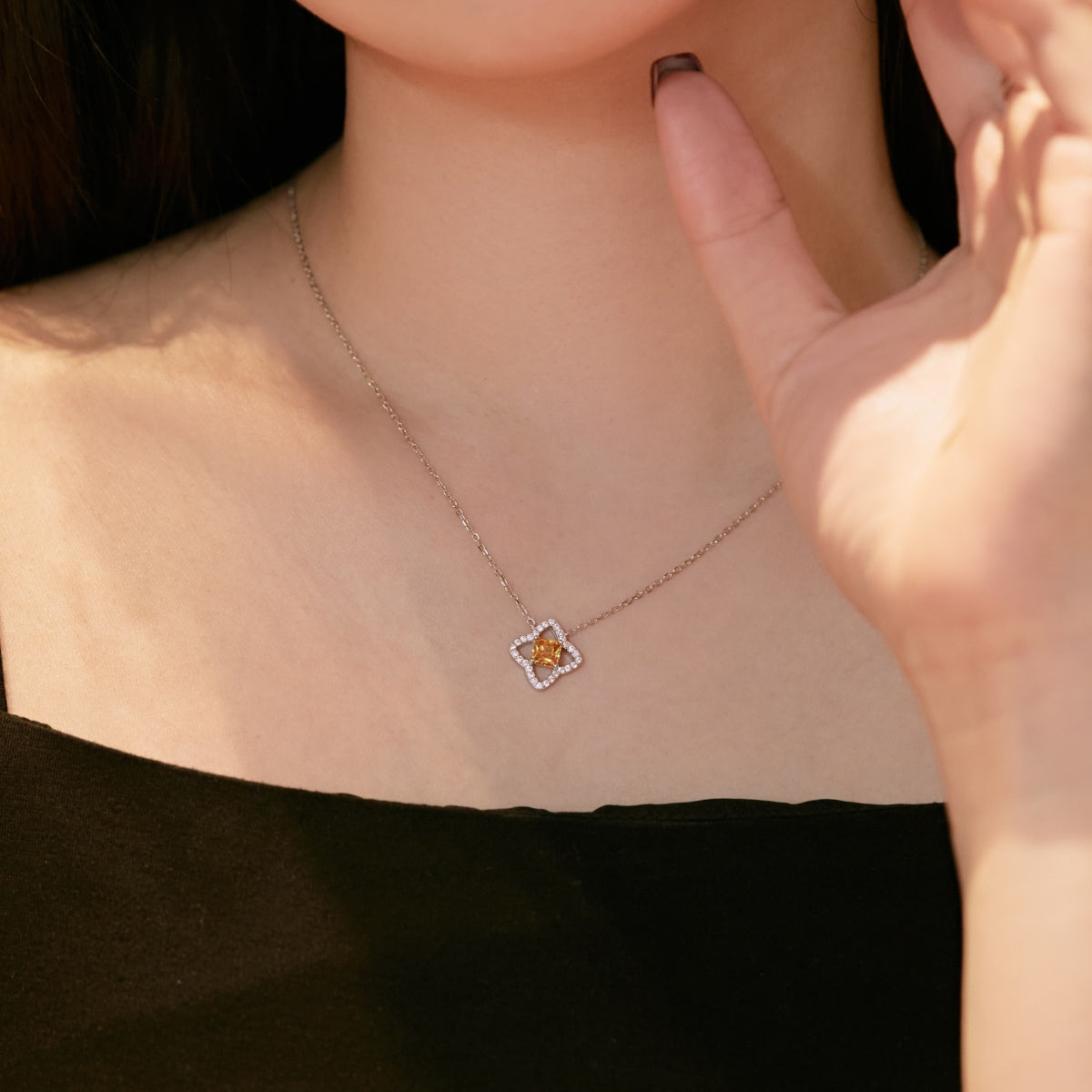 [HOT]Exquisite Flower Shape Princess Cut Necklace