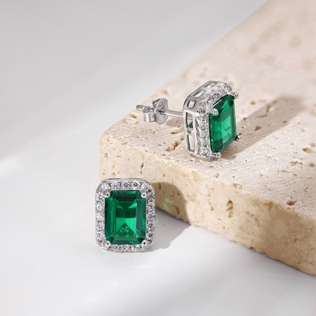 [HOT]Luxurious Dainty Emerald Cut Banquet Earrings