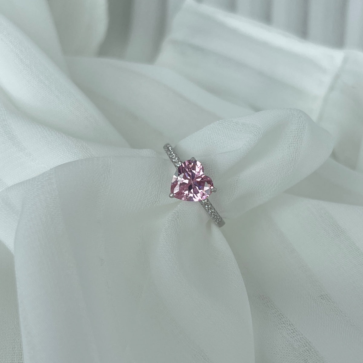 [HOT]2.0 Carat Dazzling Lustrous Heart Cut Lover Ring