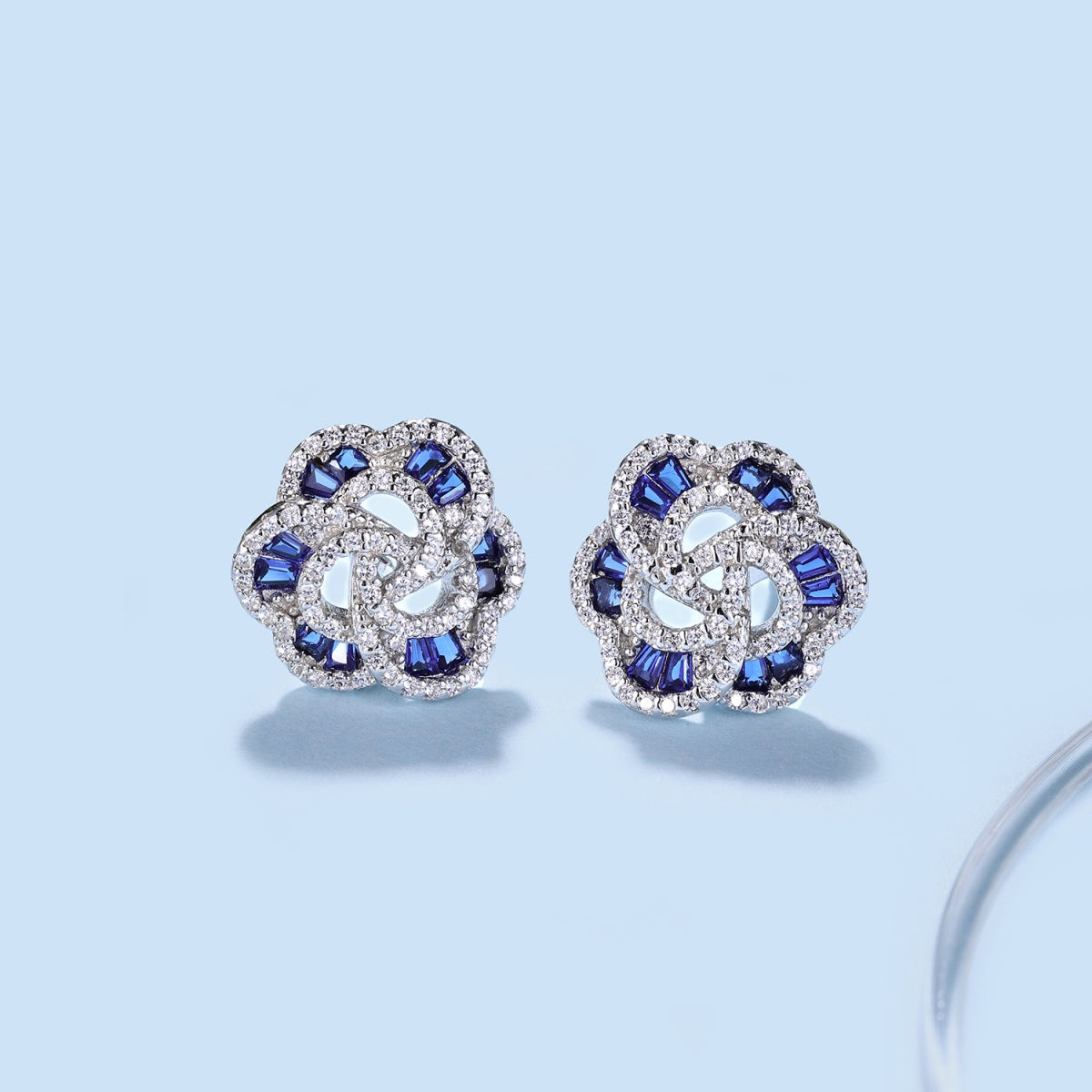 [HOT]Exquisite Flower Shape Daily Earrings