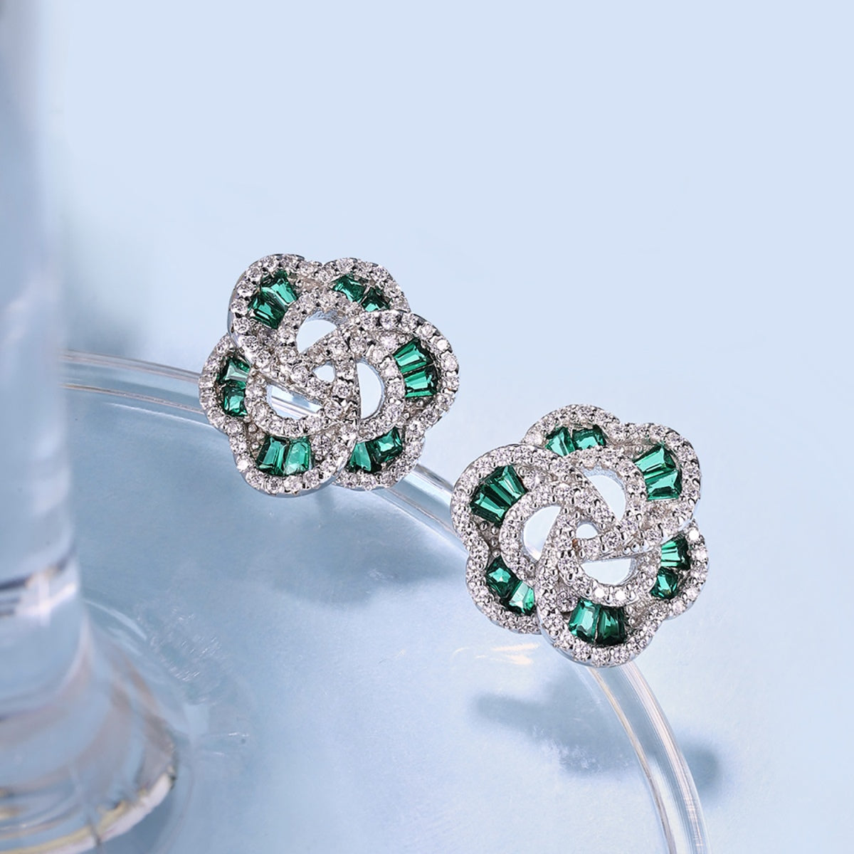 [HOT]Exquisite Flower Shape Daily Earrings