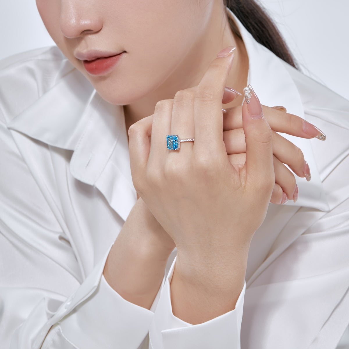 [HOT]4.0 Carat Luxurious Engagement Ring