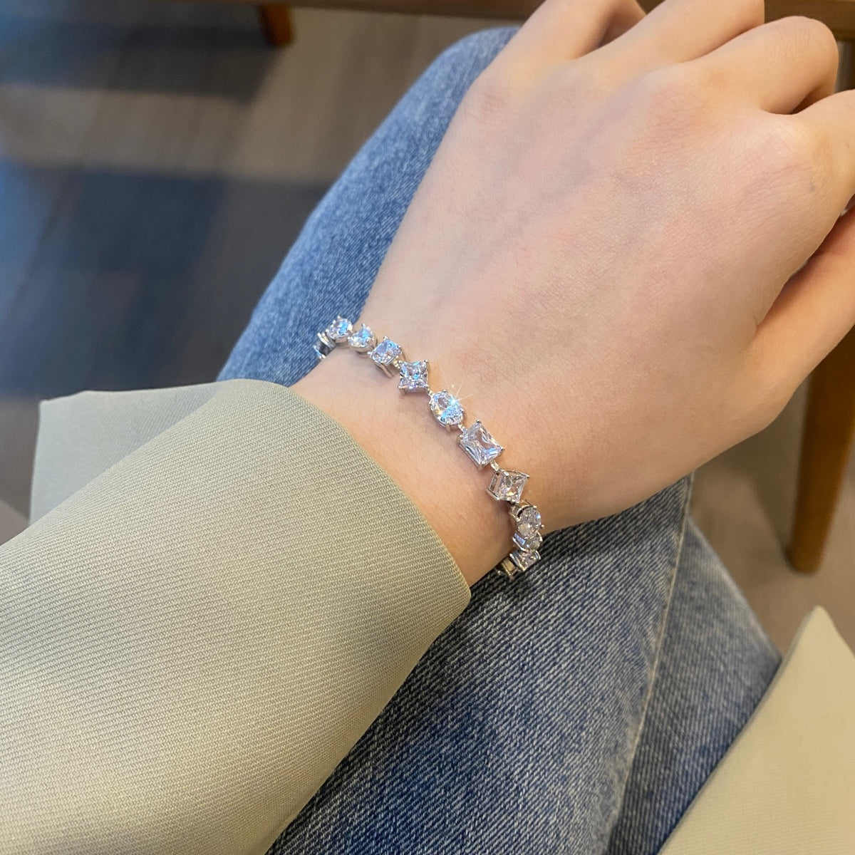 [HOT]Unique Exquisite Multi Cut Daily Bracelet