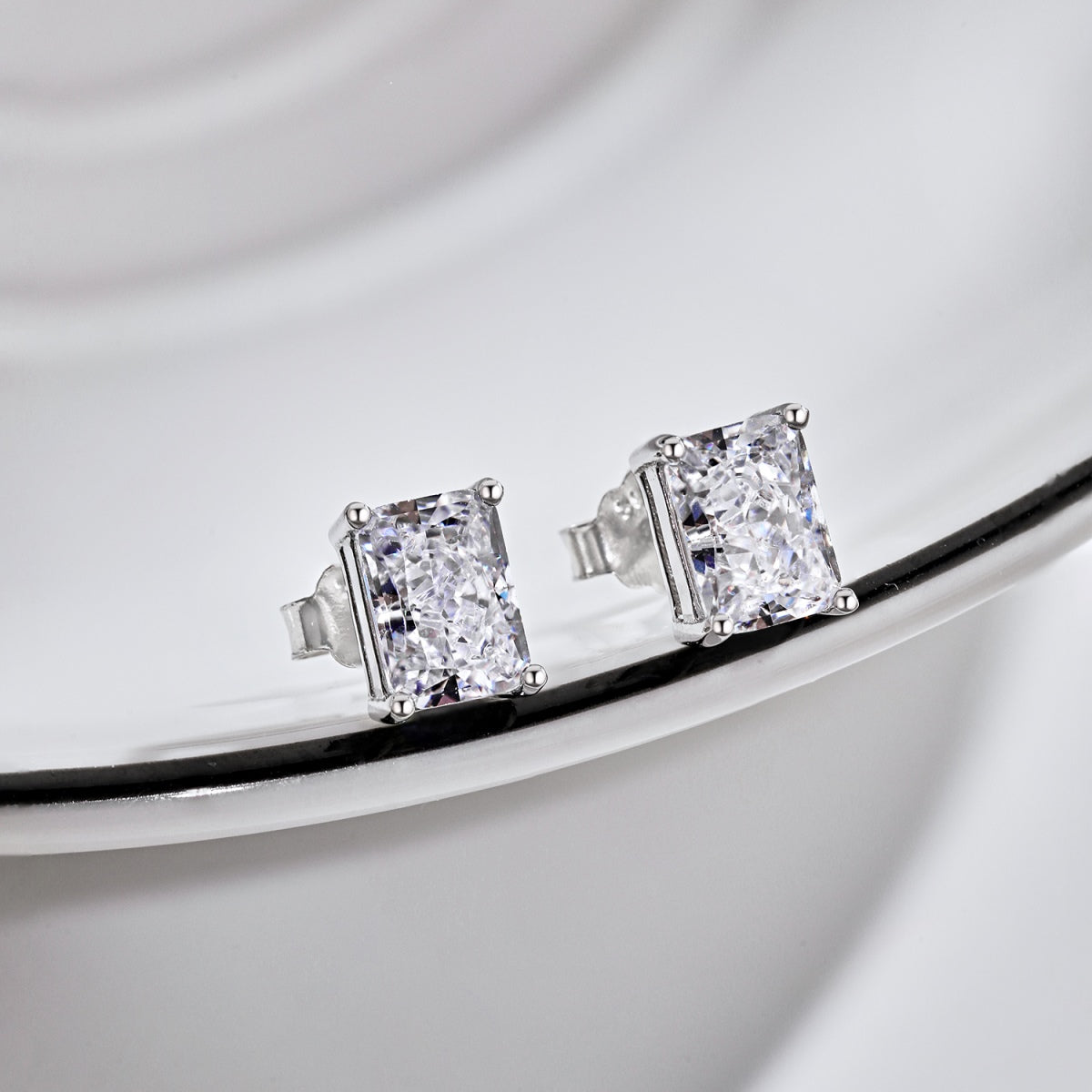 [HOT]Radiant Luxurious Princess Cut Daily Earrings