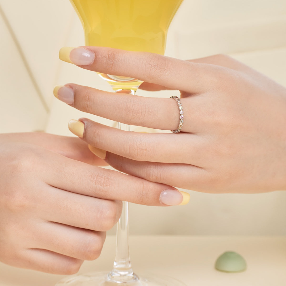 [HOT]Radiant Sparkling Round Cut Daily Ring