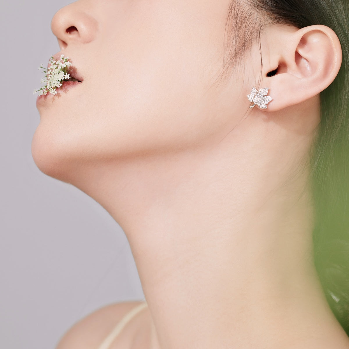 [HOT]Exquisite Maple Leaf Design Earrings