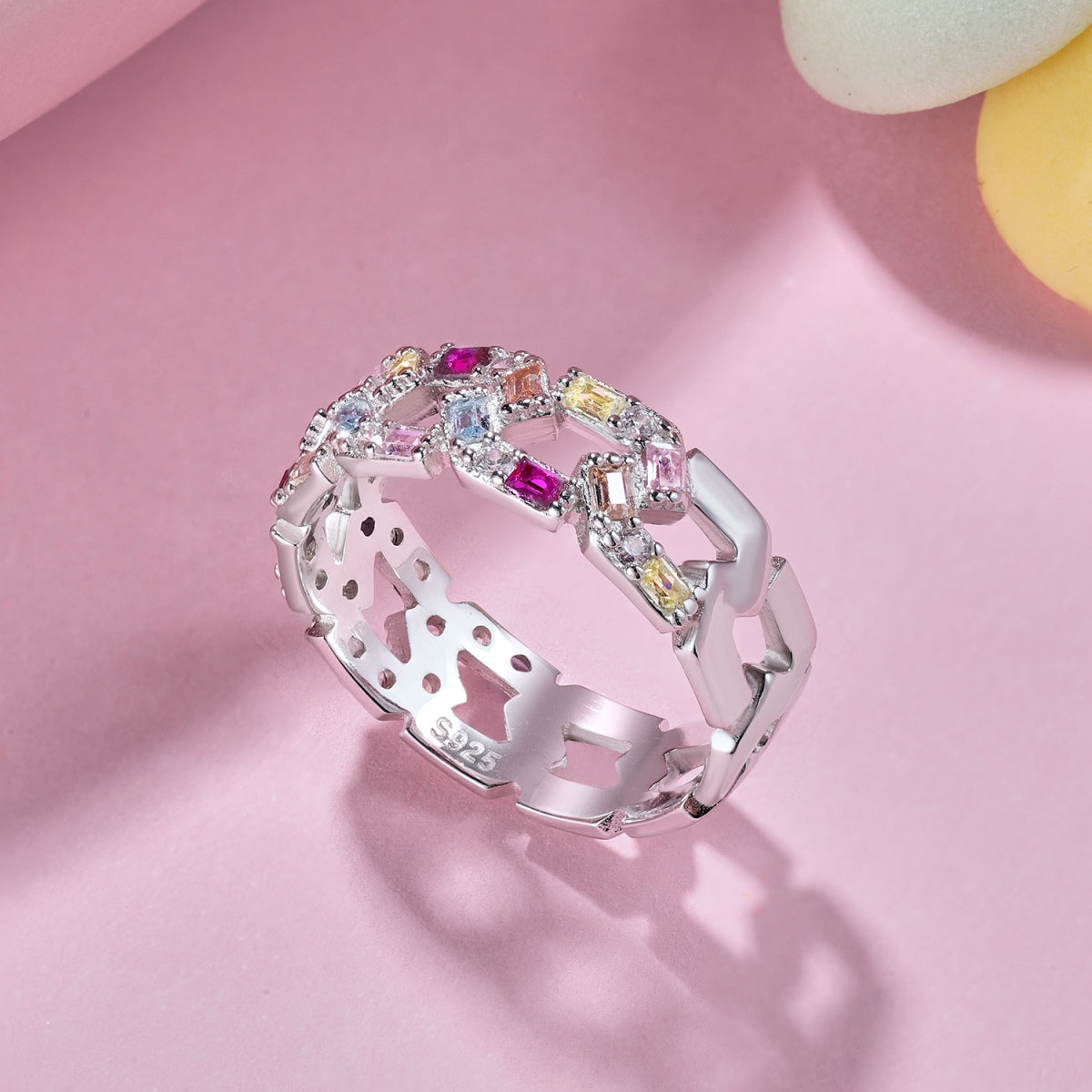 [HOT]Sparkling Vibrant Emerald Cut Daily Ring