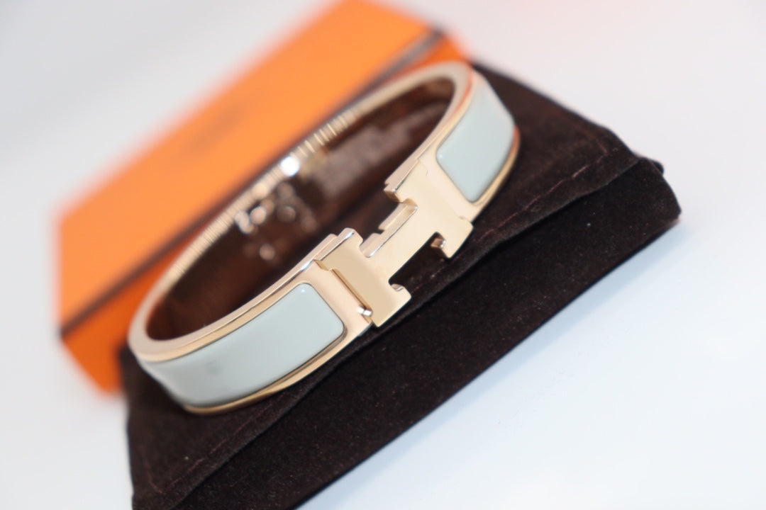 DIANA H LIGHT BLUE BRACELET