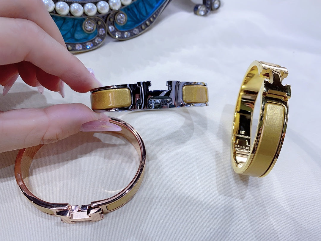 DIANA H CHAMPAGNE BRACELET