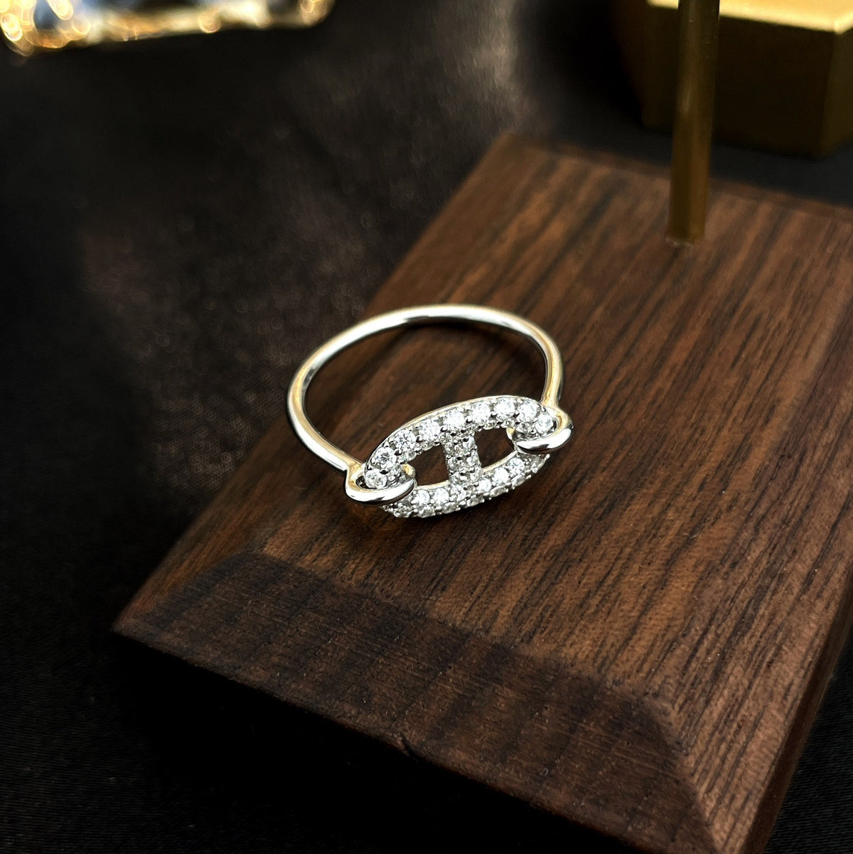 DIANA RONDE SMALL SILVER DIAMOND RING
