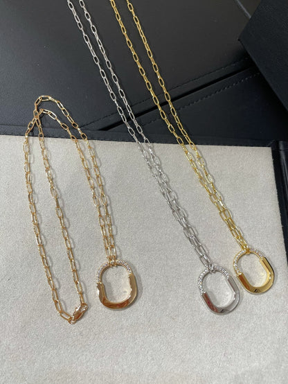 LOCK MEDIUM PENDANT DIAMOND NECKLACE