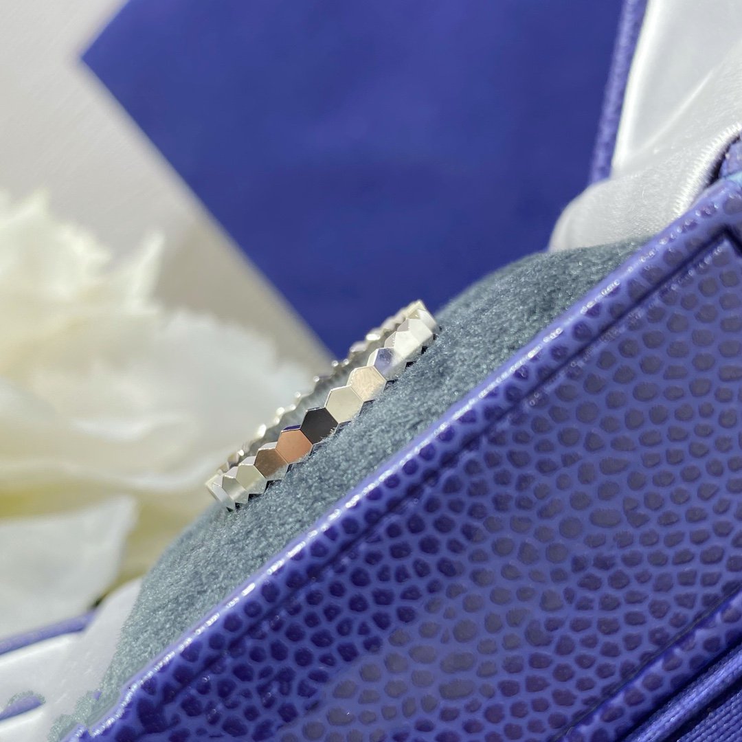 DIANA BEE LOVE SMALL RING