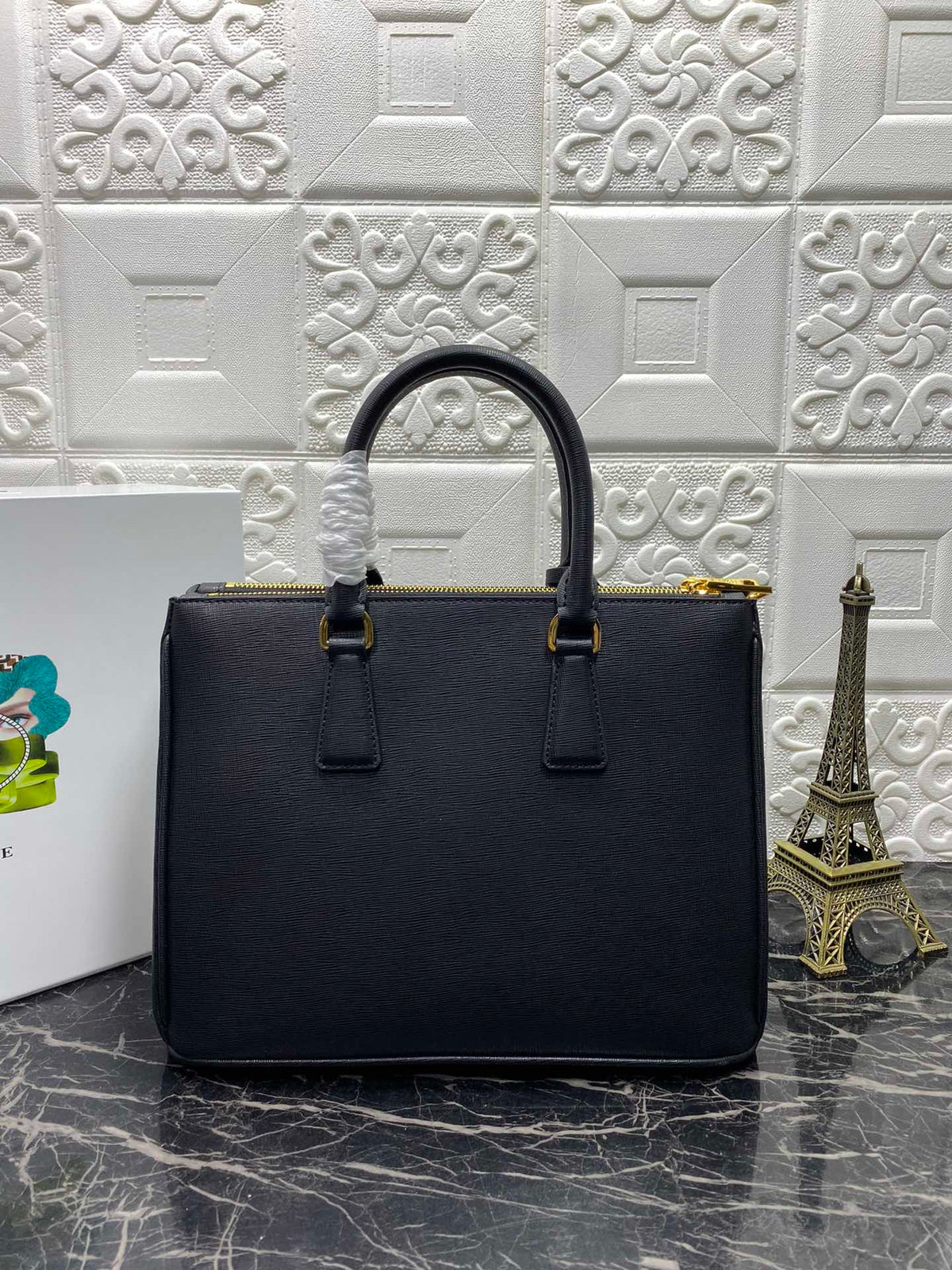 PRA GALLERIA 32 BAG IN BLACK SAFFIANO LEATHER
