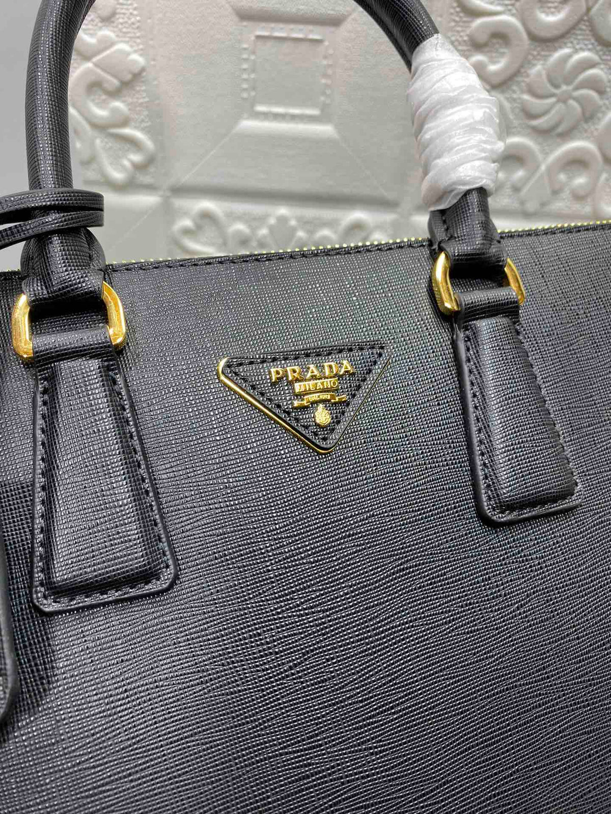PRA GALLERIA 32 BAG IN BLACK SAFFIANO LEATHER