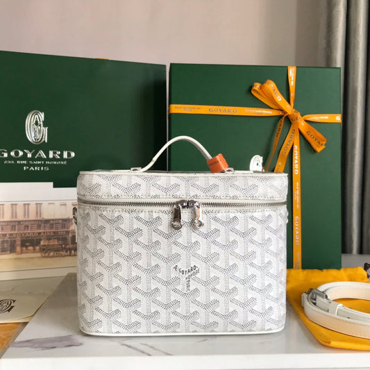 MUSE VANITY CASE 20 IN WHITE GOYARDINE CANVAS