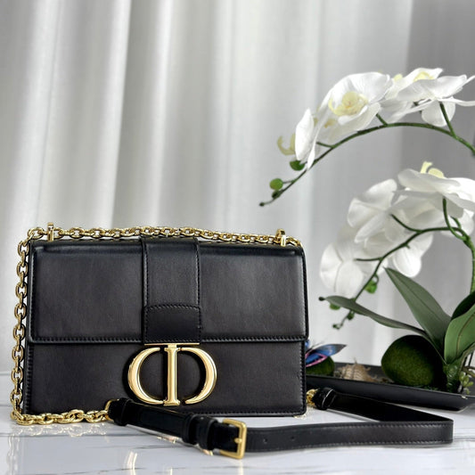 MONTAIGNE 25 BAG IN BLACK CALFSKIN