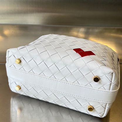 WALLACE 22 BAG WHITE CALFSKIN RED MINI HEART