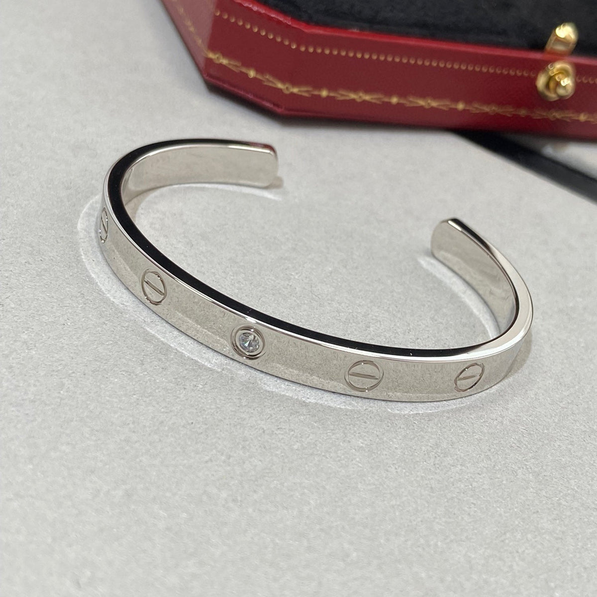 DIANA LOVE BRACELET 6.1MM 1 DIAMOND OPEN CUFF