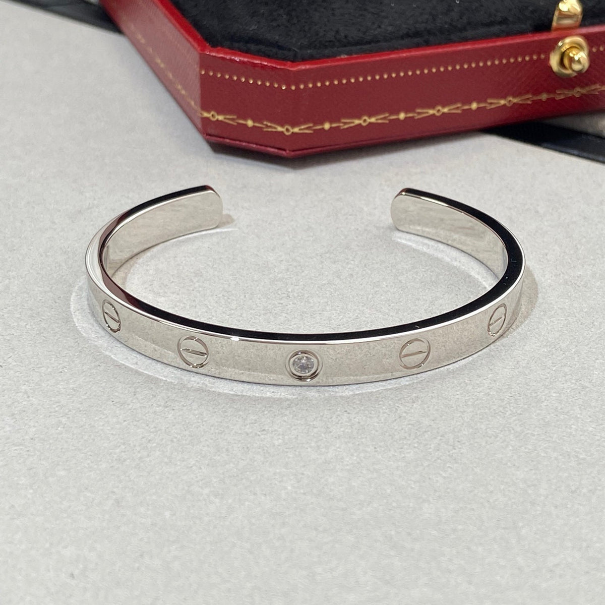 DIANA LOVE BRACELET 6.1MM 1 DIAMOND OPEN CUFF