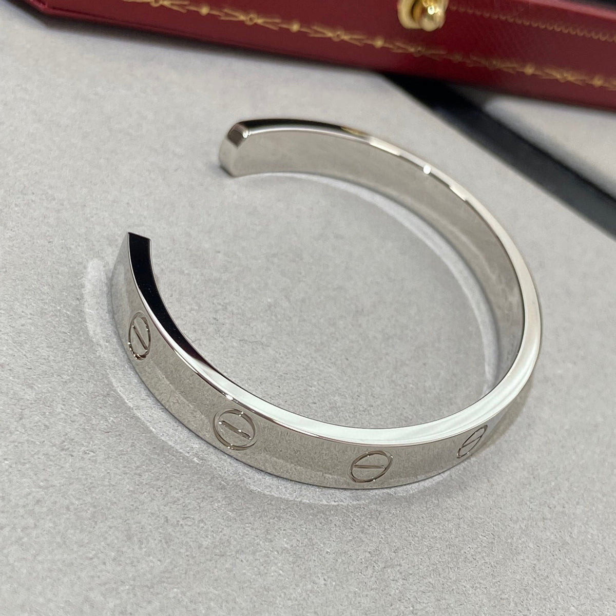DIANA LOVE BRACELET 6.1MM 1 DIAMOND OPEN CUFF