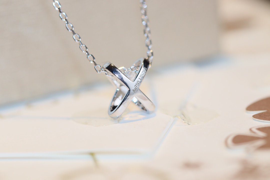 DIANA JEUX DE DIAMOND NECKLACE