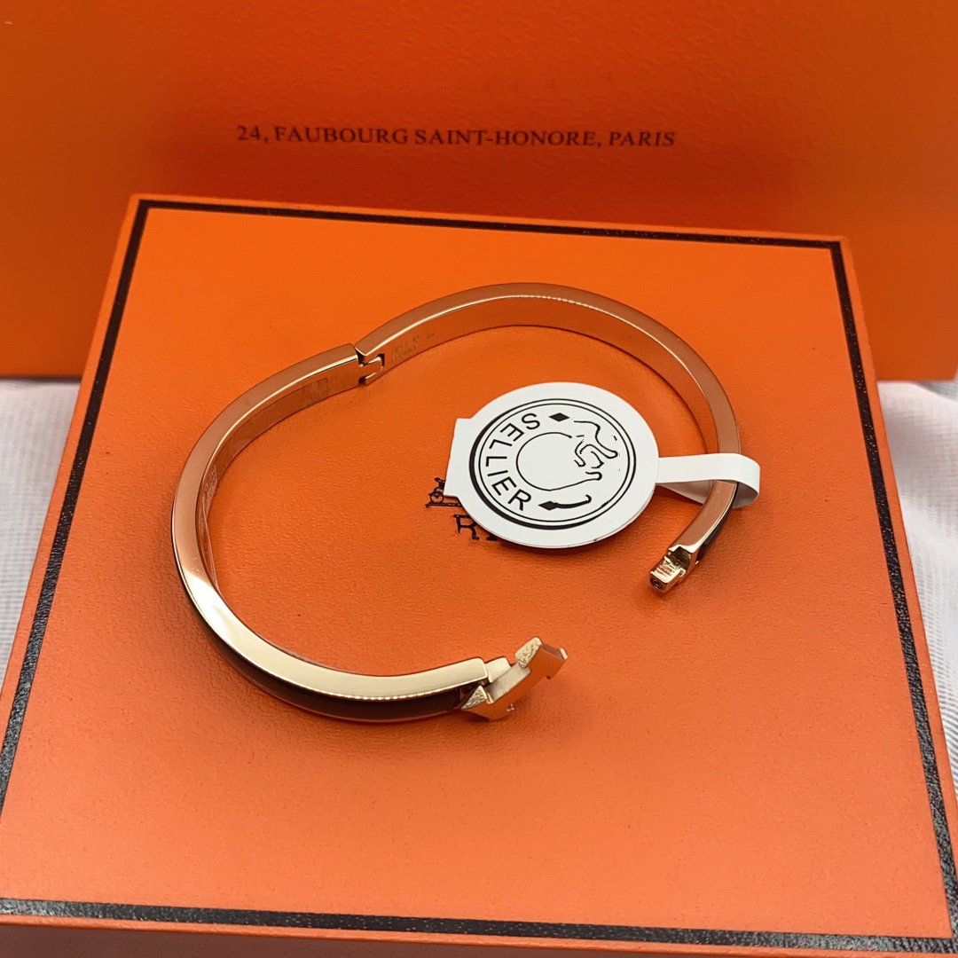 DIANA CLASSIC HM CLIC BLACK 8MM ENAMEL BRACELET