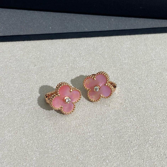 CLOVER MEDIUM 1 DIAMOND PINK EARRINGS