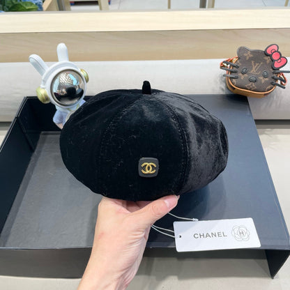 BERET HAT IN BLACK VELVET 413324