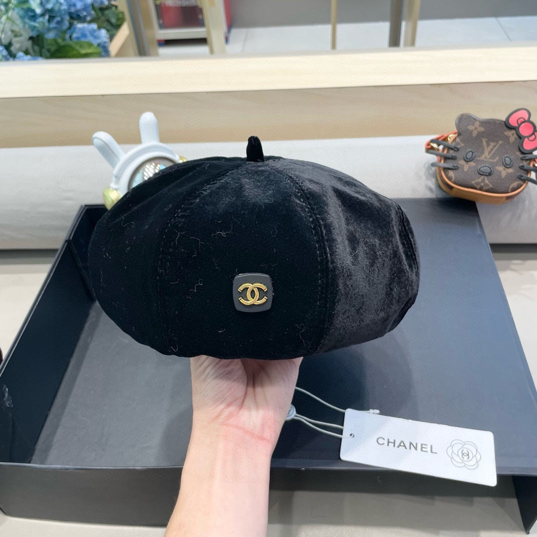 BERET HAT IN BLACK VELVET 413324