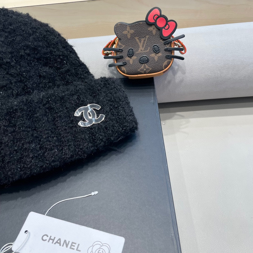BEANIE HAT IN BLACK WOOL 413326