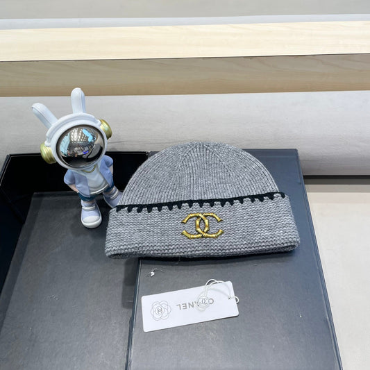 KNIT HAT IN SHADOW GRAY WOOL 424301