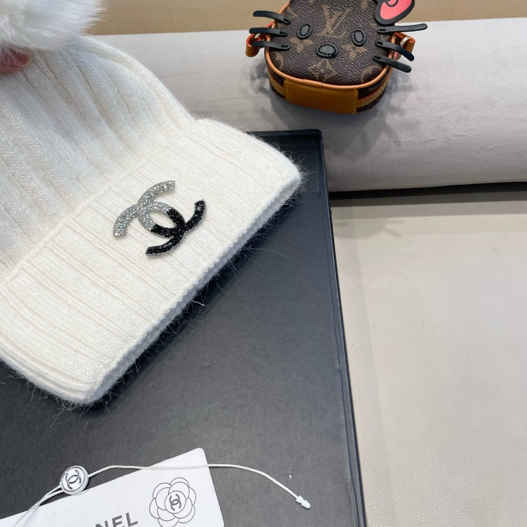 BEANIE HAT IN WHITE WOOL 426233