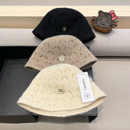 BUCKET HAT WHITE KNITTED FABRIC WITH RABBIT FUR 428092