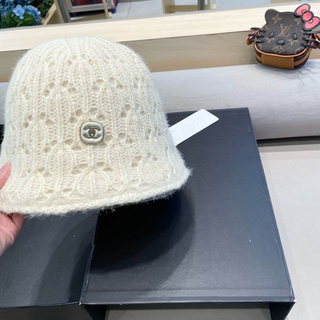 BUCKET HAT WHITE KNITTED FABRIC WITH RABBIT FUR 428092