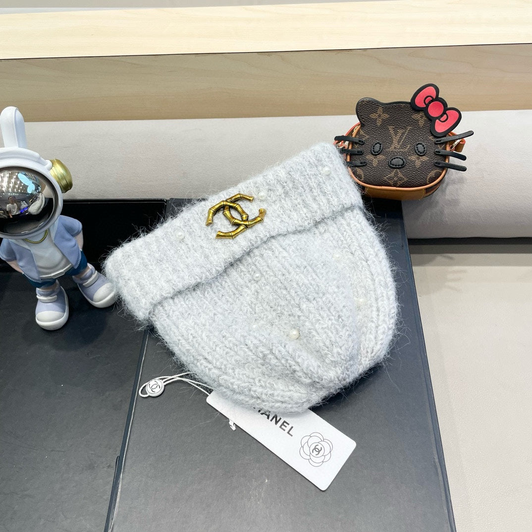 BEANIE HAT IN CLOUD GRAY WOOL 430081