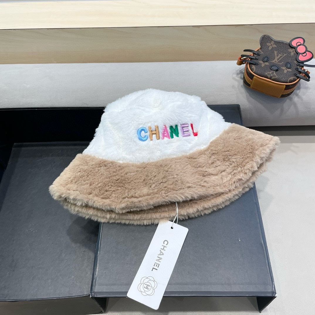 BUCKET HAT IN WHITE MIX CAMEL BEIGE LAMB FUR 430219