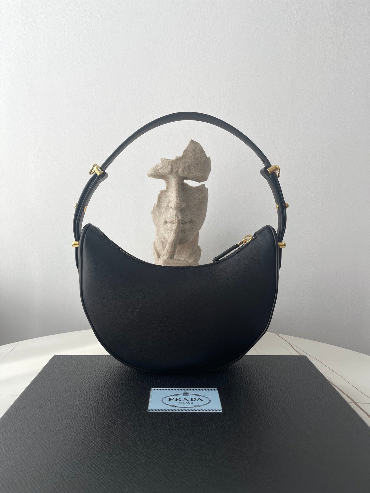 PRA ARQU¨¦ 22 SHOULDER BAG IN BLACK LEATHER