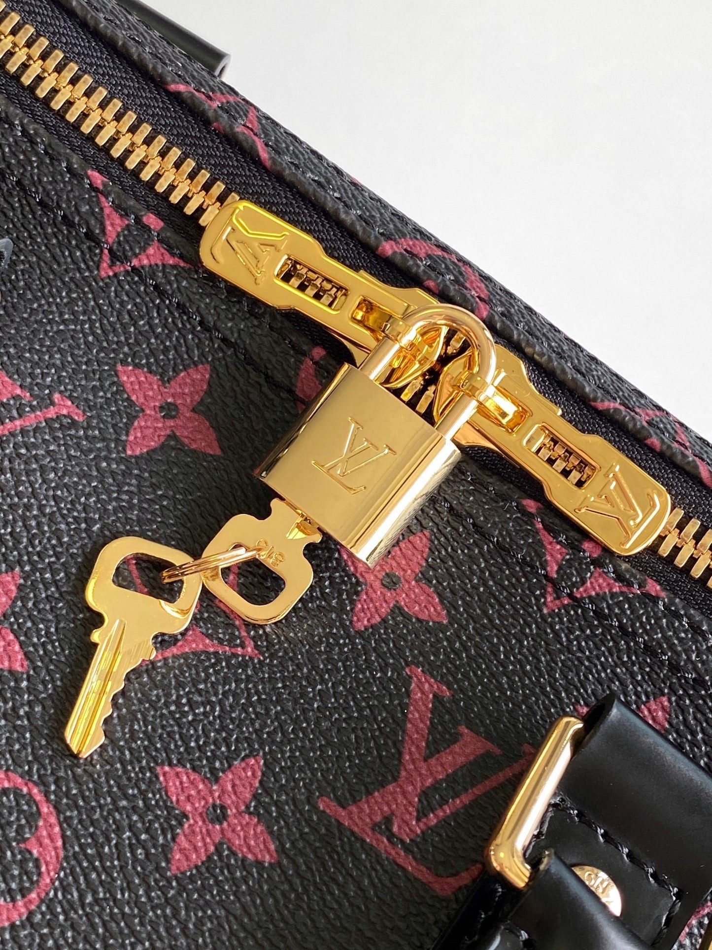 KEEPALL BANDOULI¨¨RE 45 IN BLACK MONOGRAM TOMETTE CANVAS