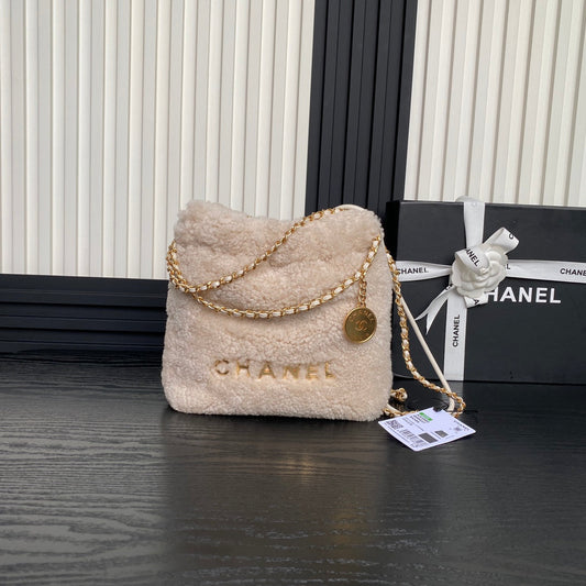 CC 24K Hobo 22 Bag 20cm Beige Wool Fur