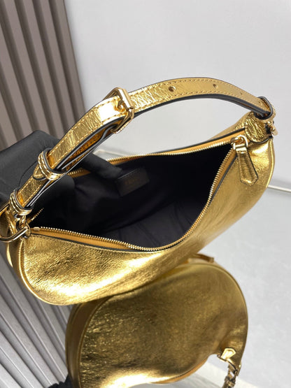 FENDIGRAPHY MEDIUM 29 IN GOLD METALLIC SMOOTH LAMBSKIN GOLD HARDWARE