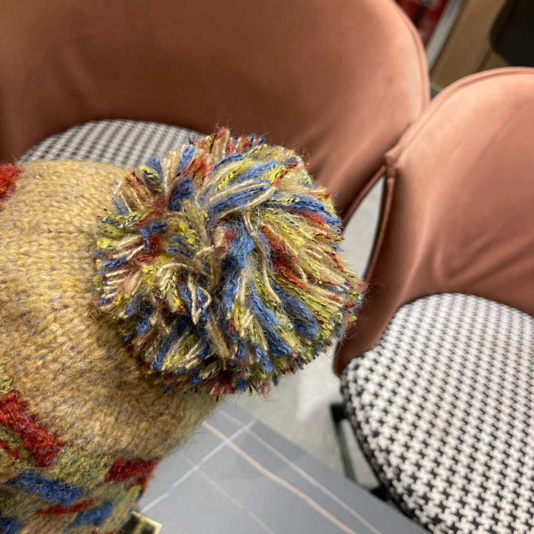 KNITTED WOOL HAT COLORFUL 425765