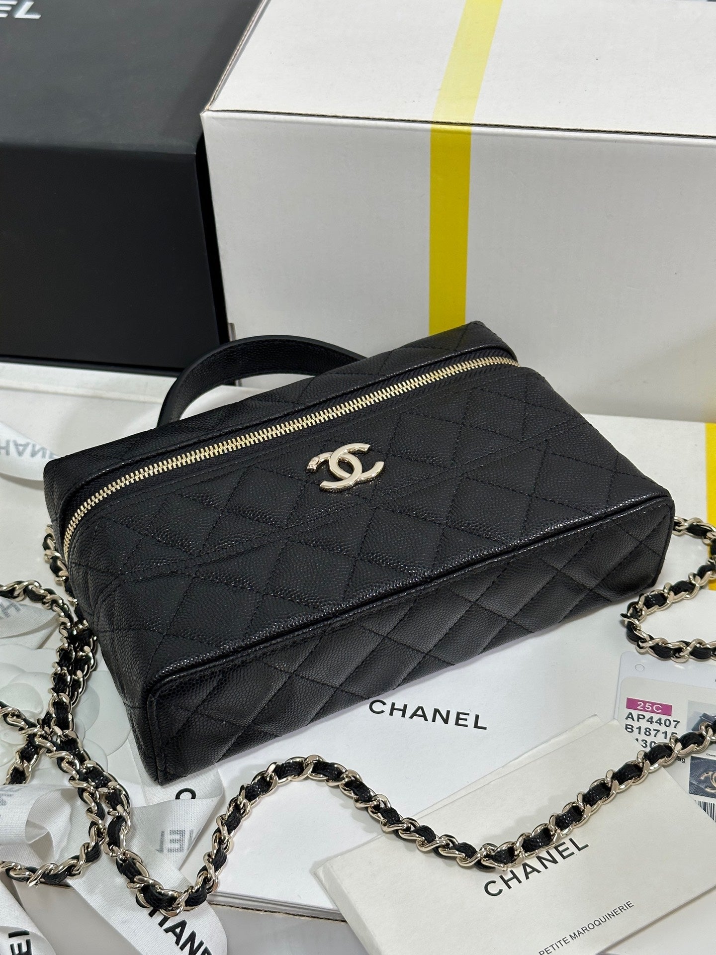 CC 25C Vanity Case 19.5cm Black Calfskin Silver Hardware 243640