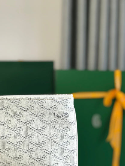 S¨¦NAT MGM POUCH 40 IN WHITE GOYARDINE CANVAS