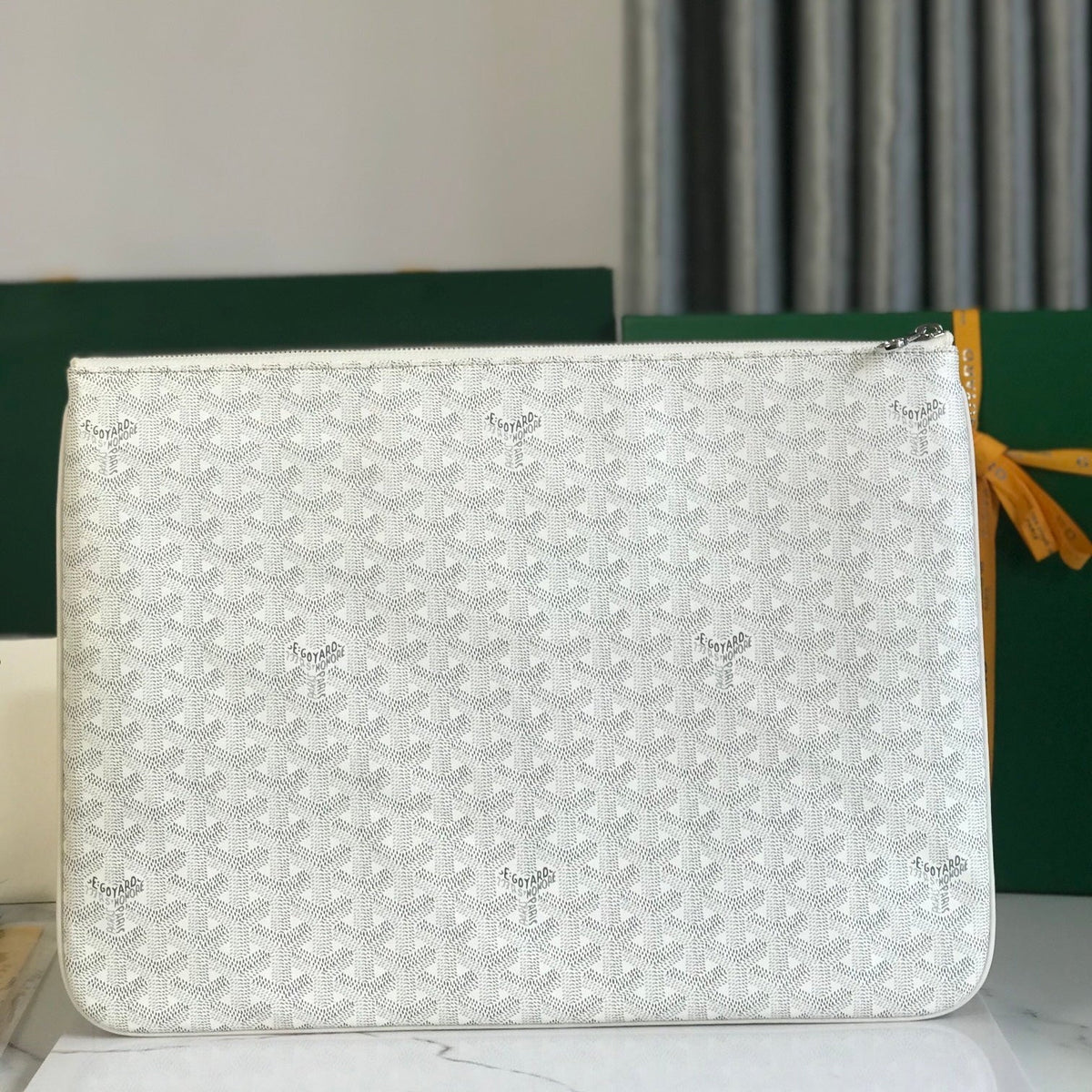 S¨¦NAT MGM POUCH 40 IN WHITE GOYARDINE CANVAS