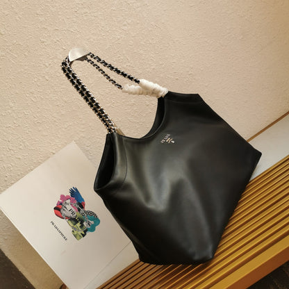 CHAIN TOTE 39 SOFT BLACK CALFSKIN SILVER HARDWARE